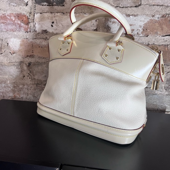 Authentic LV!!! Coa - Picture 2 of 5